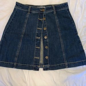 NWOT Button up denim skirt